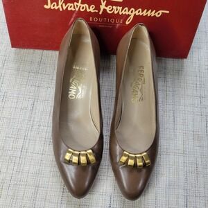 Vintage Salvatore Ferragamo Gemma Brown Pointed Toe Low Heel Pumps Size 8 C